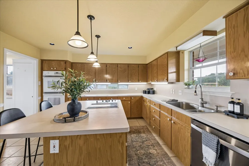 1240 Schumann Road Bellville, TX 77418