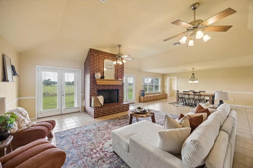 1240 Schumann Road Bellville, TX 77418
