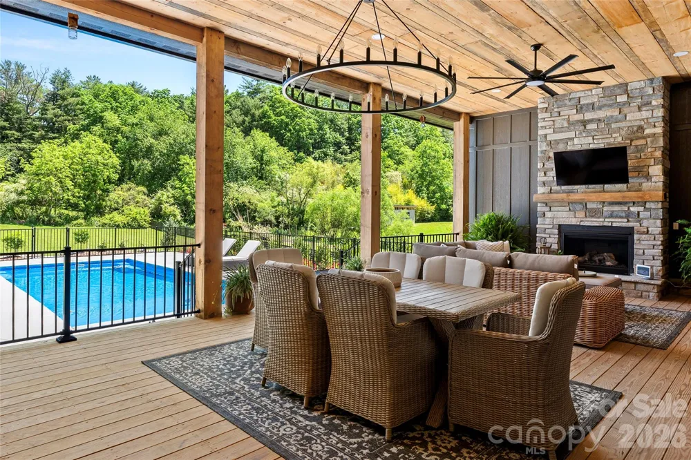 23 Benton Farms Lane Horse Shoe, NC 28742