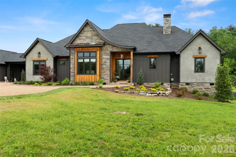 23 Benton Farms Lane Horse Shoe, NC 28742