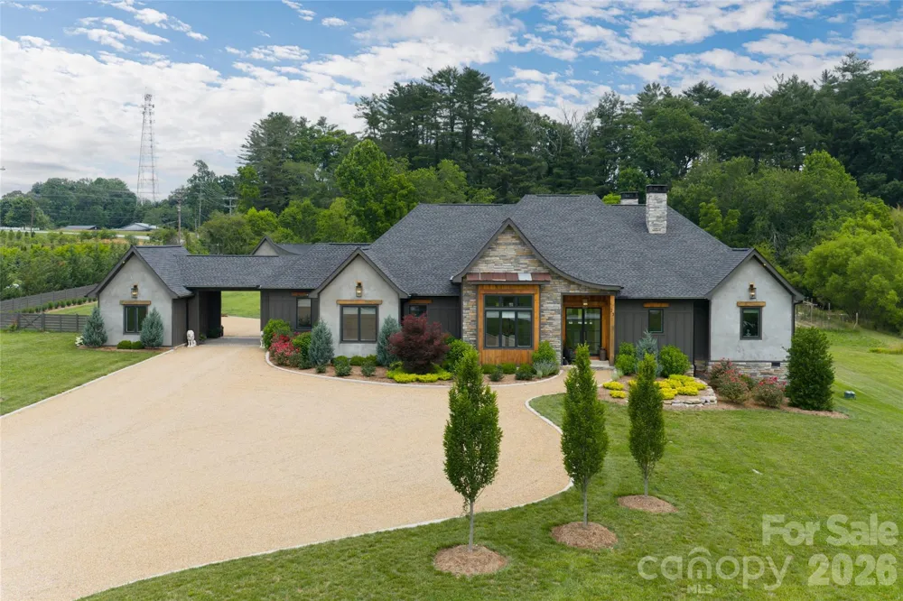 23 Benton Farms Lane Horse Shoe, NC 28742
