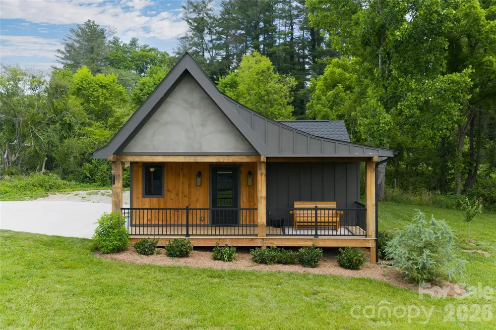 23 Benton Farms Lane Horse Shoe, NC 28742