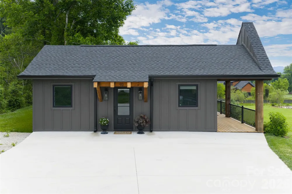 23 Benton Farms Lane Horse Shoe, NC 28742