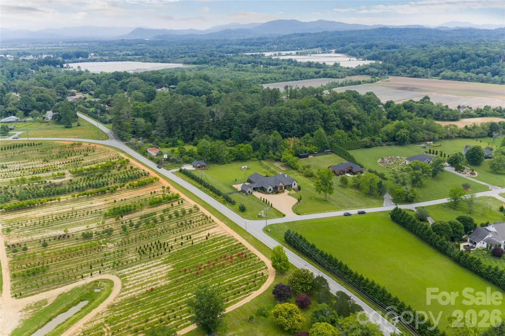 23 Benton Farms Lane Horse Shoe, NC 28742