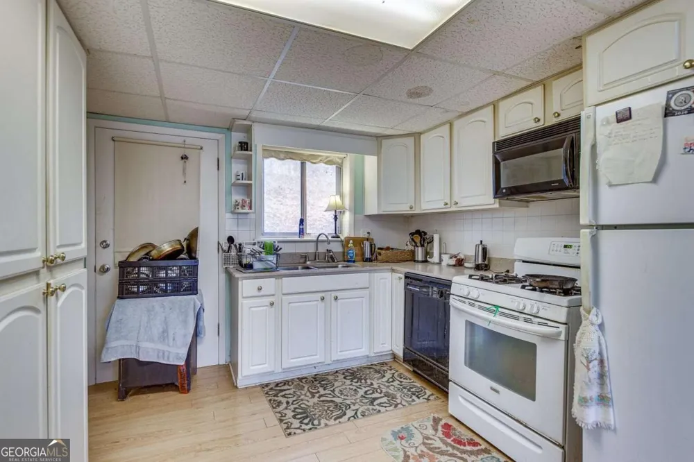 1036 Wooten Lake RD NW Kennesaw, GA 30144