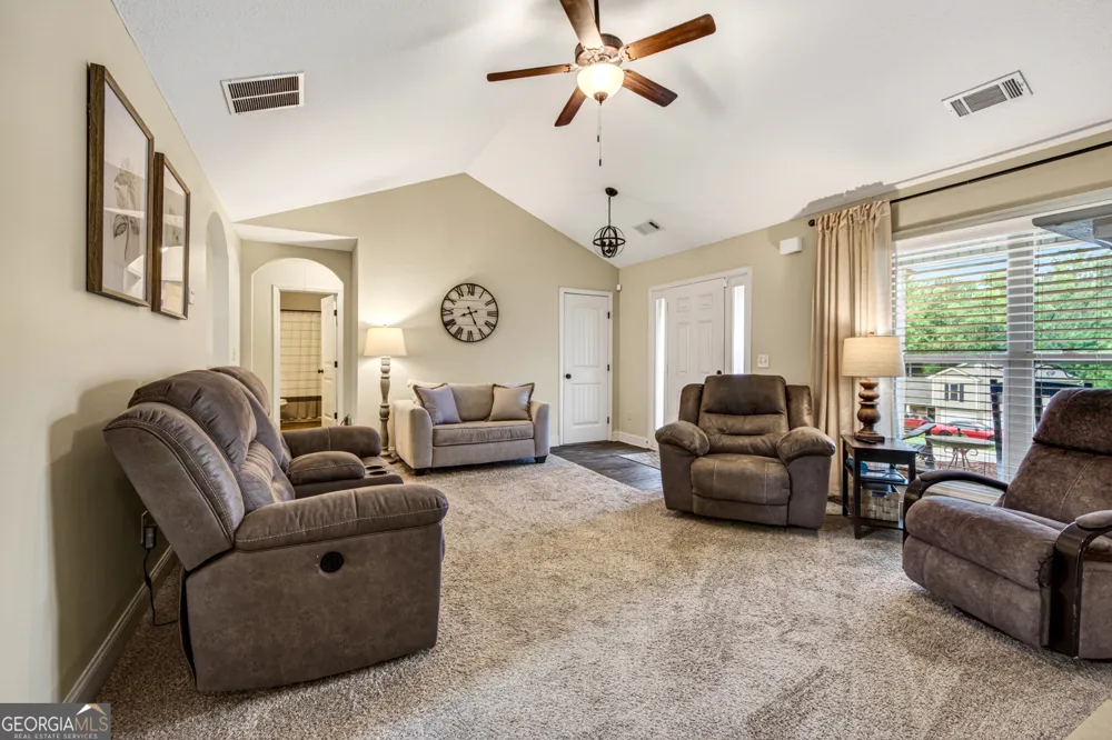 32 Armstrong DR Mansfield, GA 30055