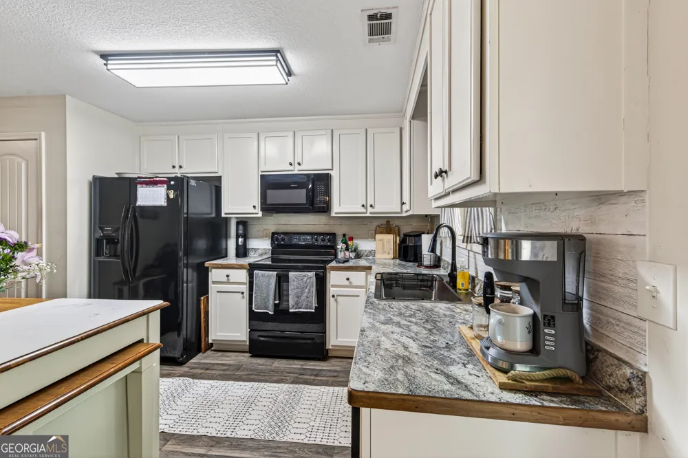 32 Armstrong DR Mansfield, GA 30055