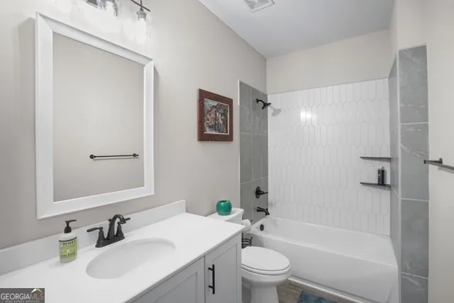 905 Willingham DR Hapeville, GA 30354