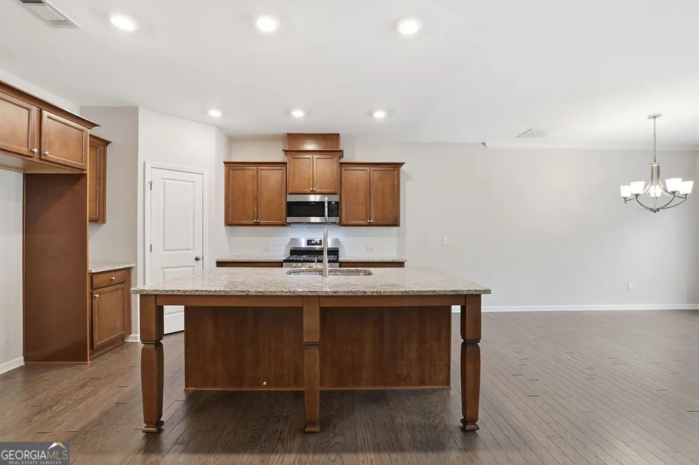 1162 Lanier Willow PATH Buford, GA 30518