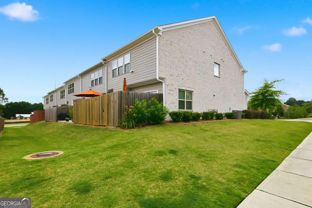 1162 Lanier Willow PATH Buford, GA 30518