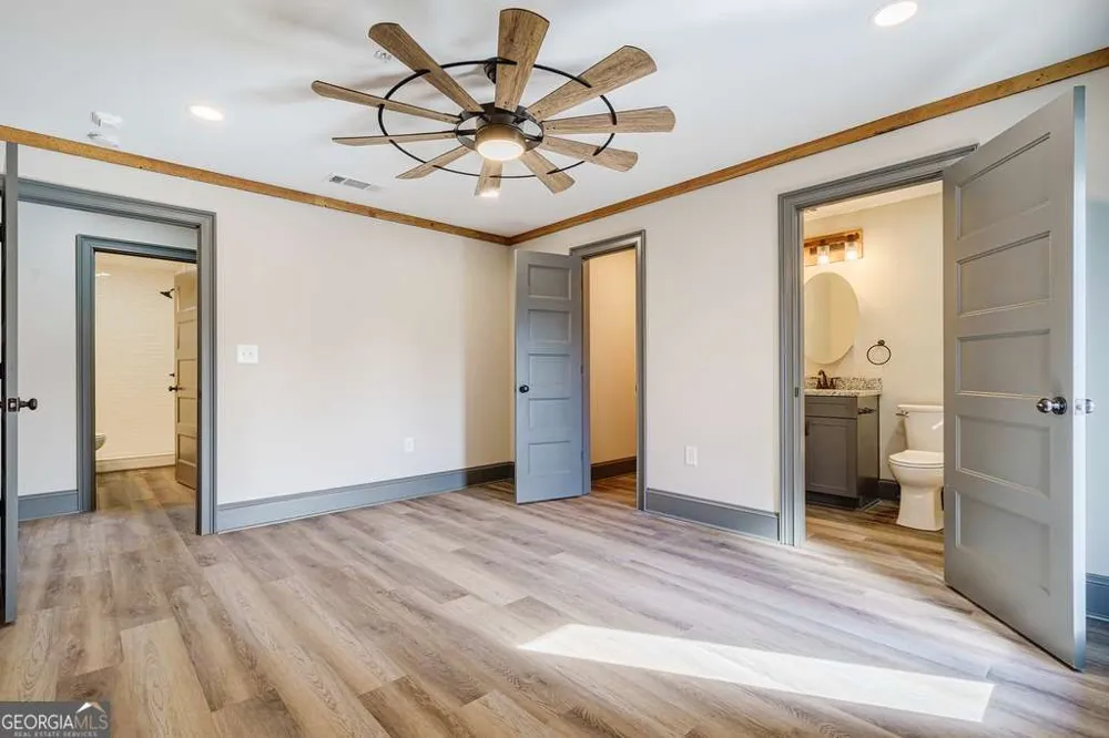 34 Depot ST Hartwell, GA 30643