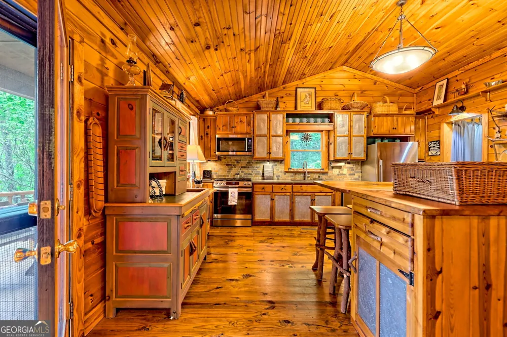 3019 Moccasin Creek RD Clarkesville, GA 30523