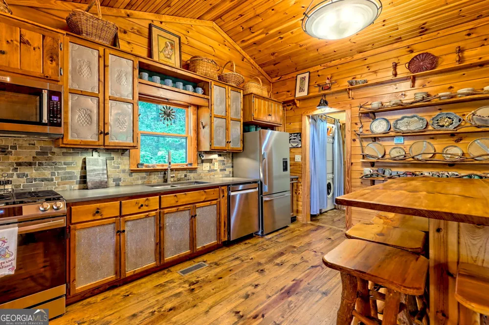 3019 Moccasin Creek RD Clarkesville, GA 30523