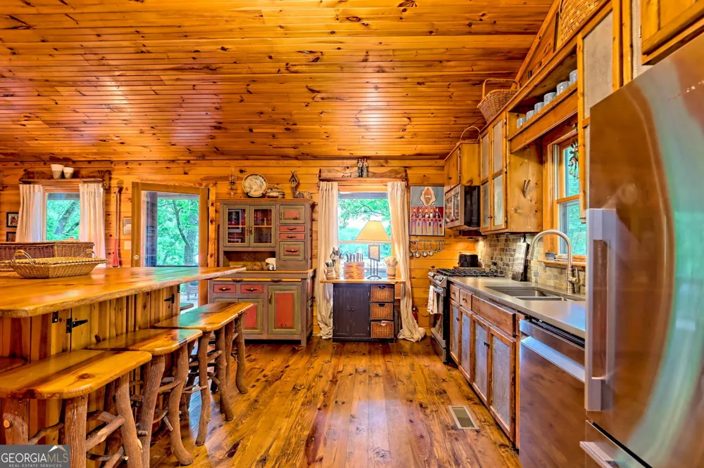 3019 Moccasin Creek RD Clarkesville, GA 30523