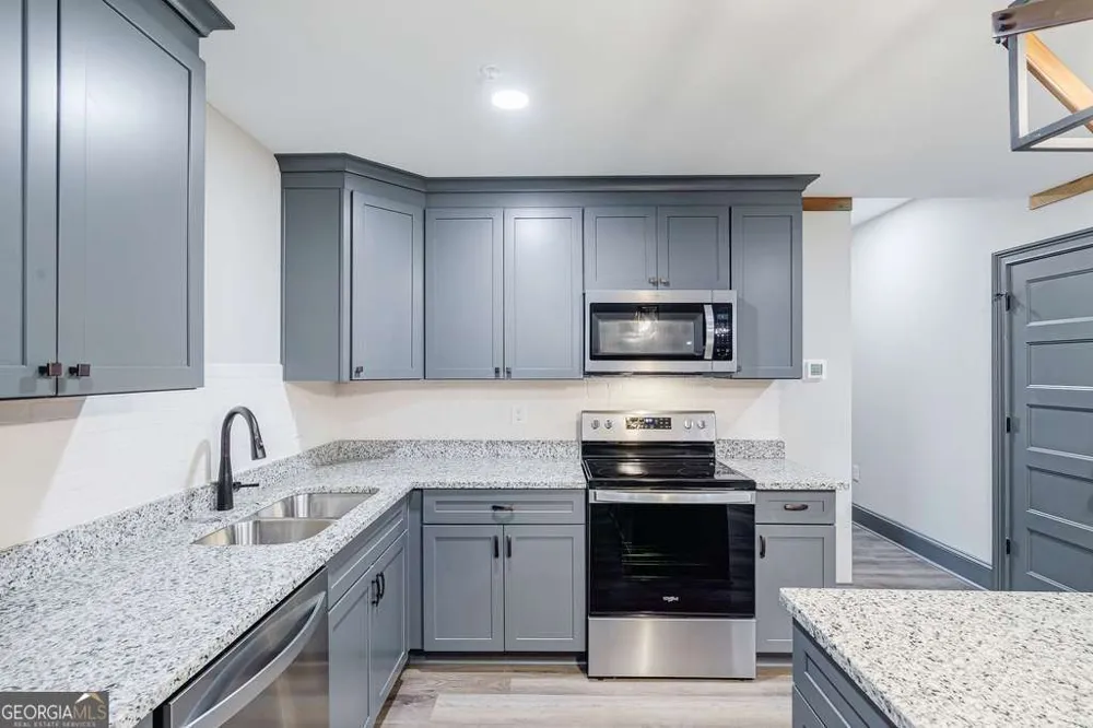 34 Depot ST Hartwell, GA 30643