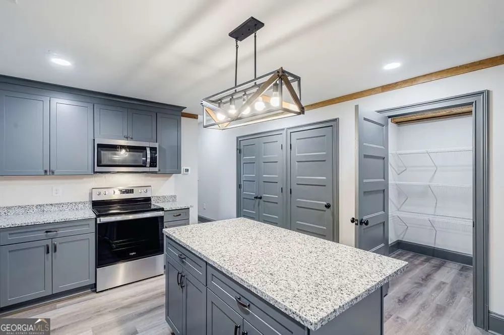 34 Depot ST Hartwell, GA 30643