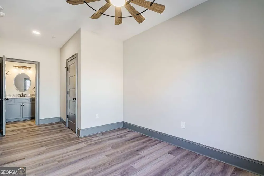 34 Depot ST Hartwell, GA 30643