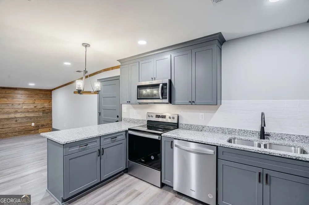 34 Depot ST Hartwell, GA 30643