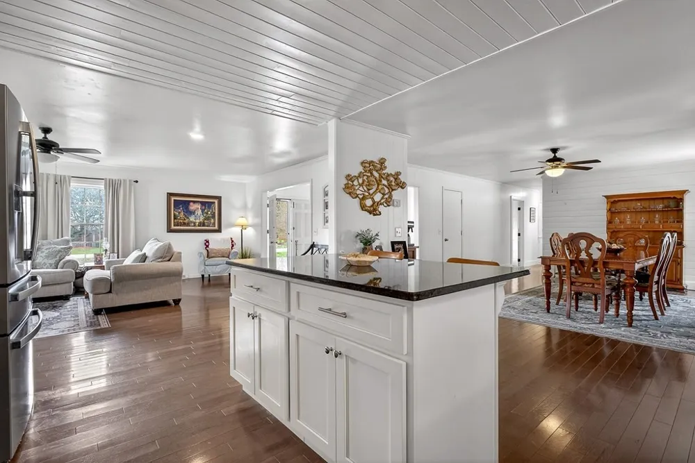 212 Oakland Dr Sparta, TN 38583
