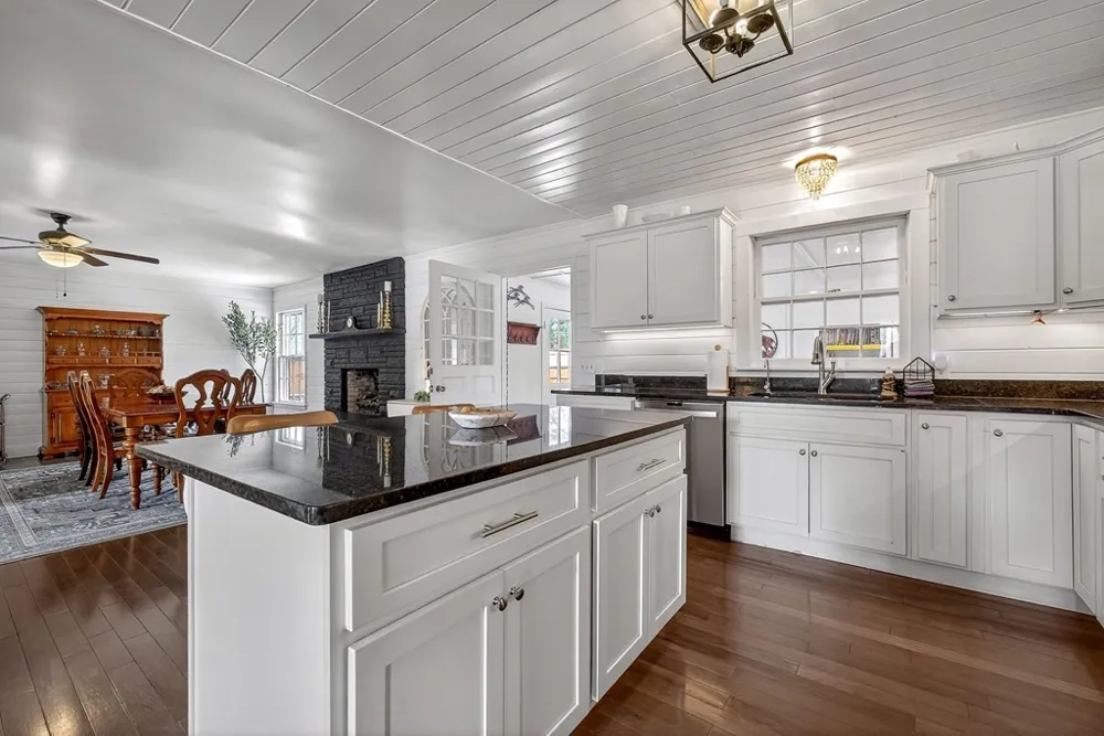 212 Oakland Dr Sparta, TN 38583