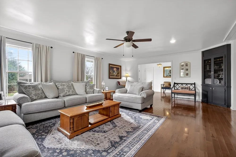 212 Oakland Dr Sparta, TN 38583