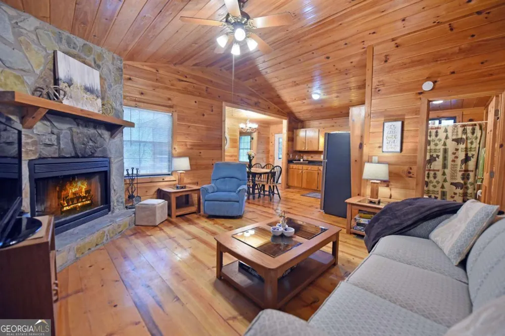 31 Eagle Feather DR Cherry Log, GA 30522