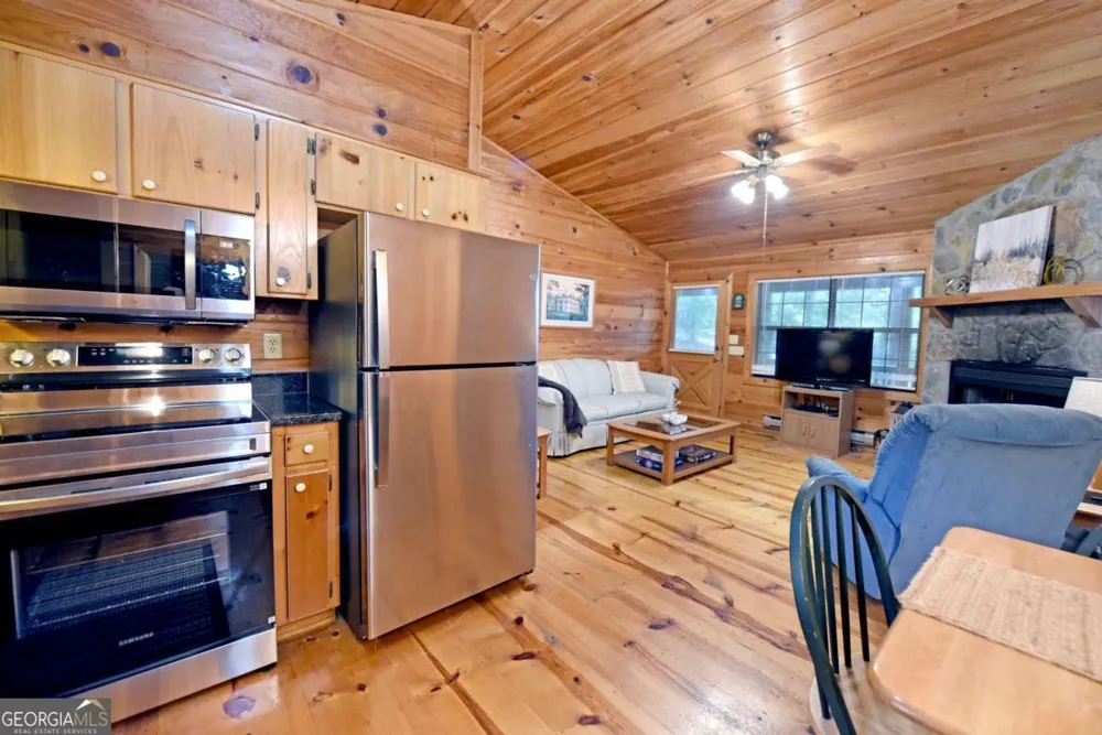 31 Eagle Feather DR Cherry Log, GA 30522