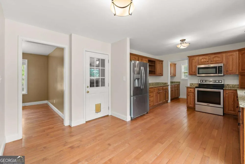 577 Everett Springs RD SW Calhoun, GA 30701