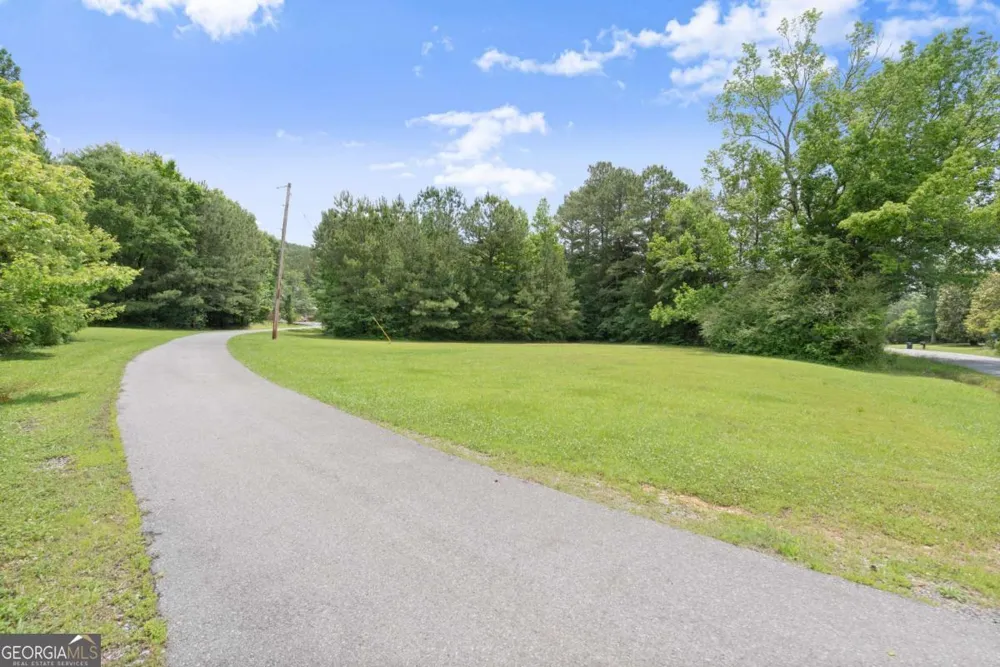 577 Everett Springs RD SW Calhoun, GA 30701