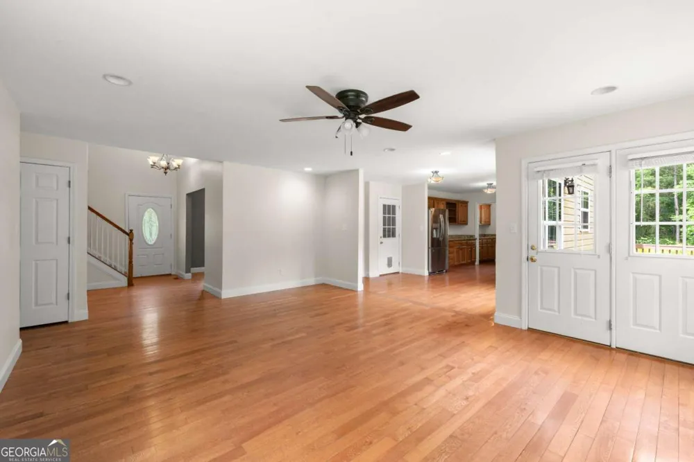577 Everett Springs RD SW Calhoun, GA 30701