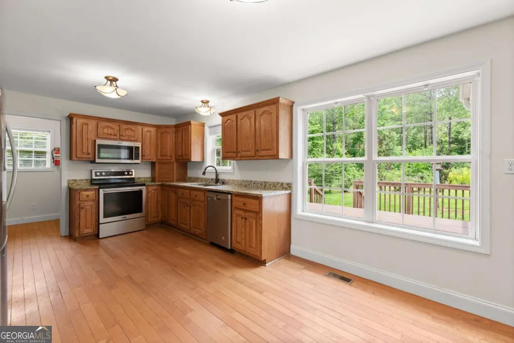577 Everett Springs RD SW Calhoun, GA 30701