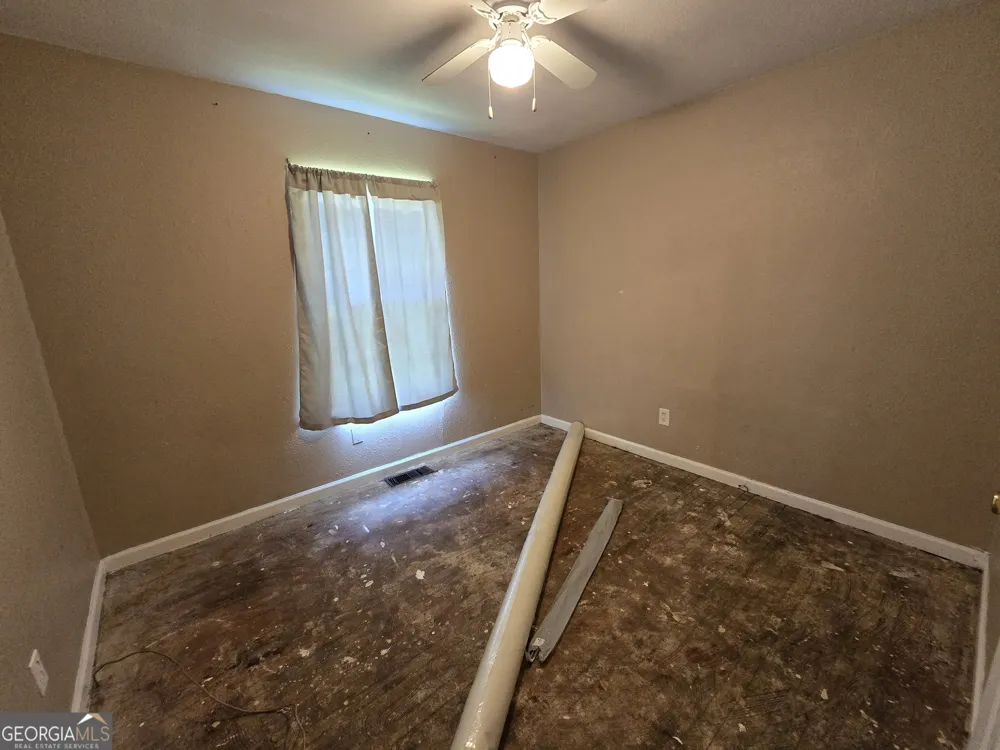 2721 Dogwood CIR Valdosta, GA 31602