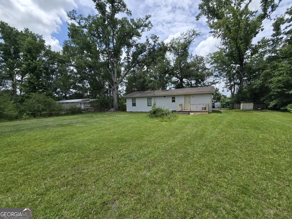 2721 Dogwood CIR Valdosta, GA 31602