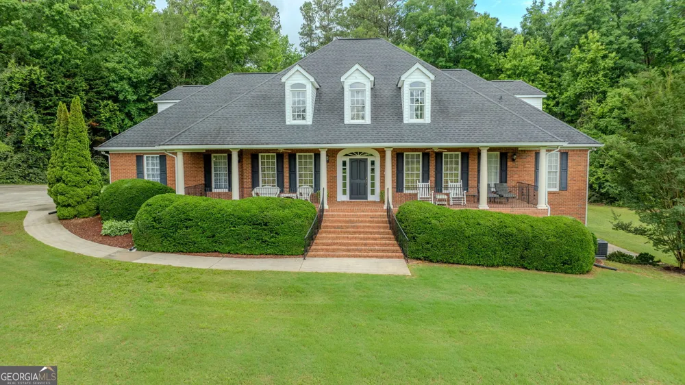 699 Bankstown RD Brooks, GA 30205