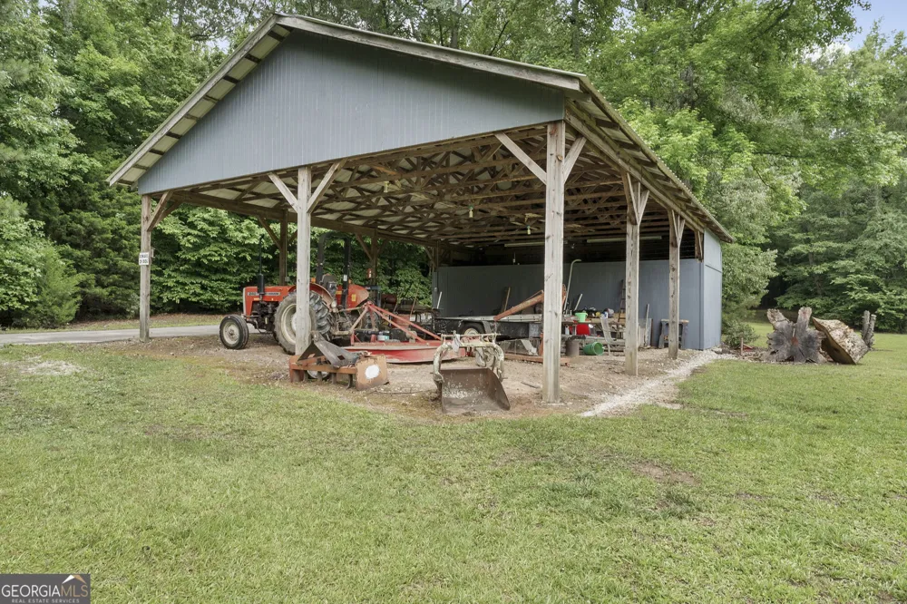 699 Bankstown RD Brooks, GA 30205