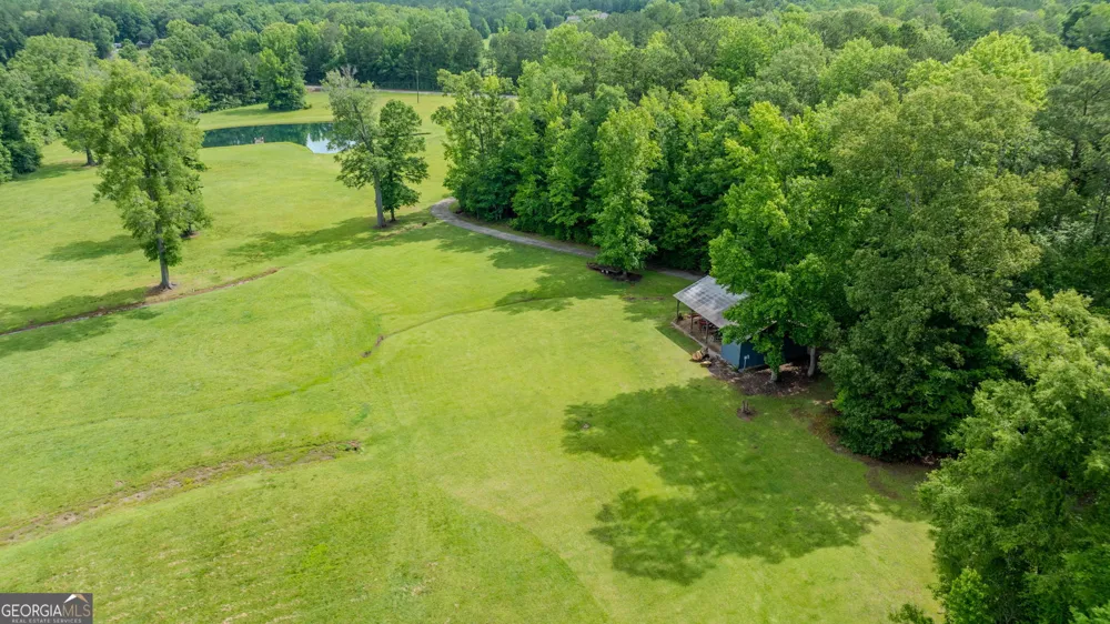 699 Bankstown RD Brooks, GA 30205