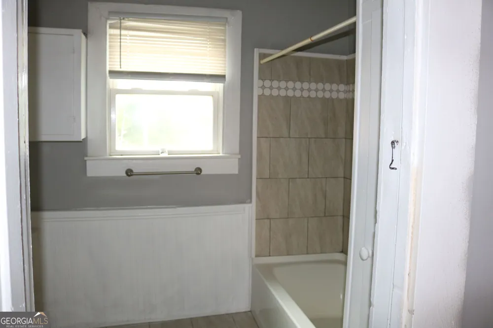 88 Railroad AVE Carlton, GA 30627