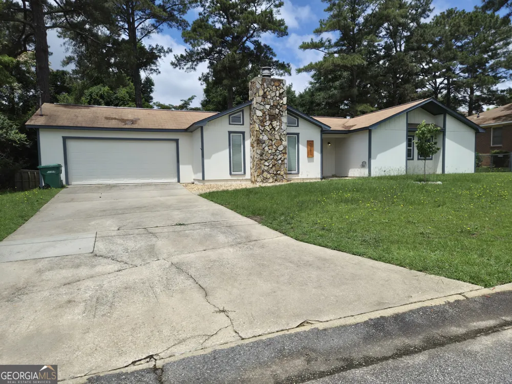 221 Gilchrist DR Warner Robins, GA 31093