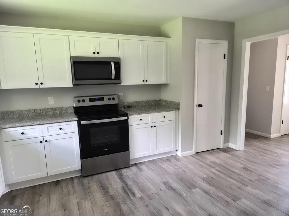 221 Gilchrist DR Warner Robins, GA 31093