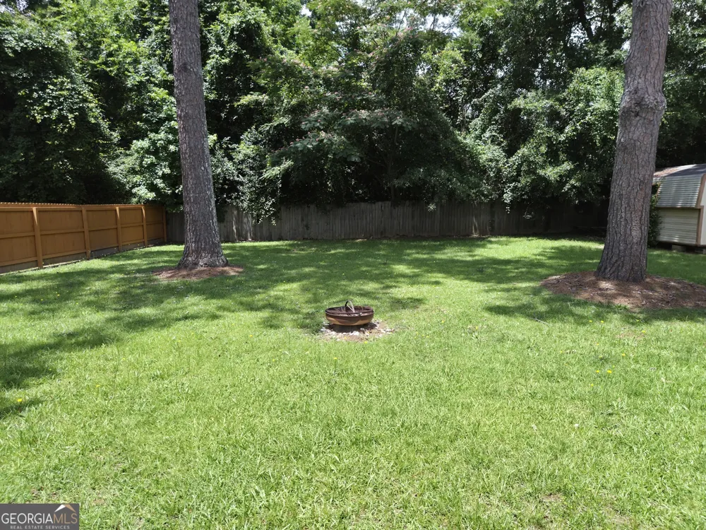 221 Gilchrist DR Warner Robins, GA 31093