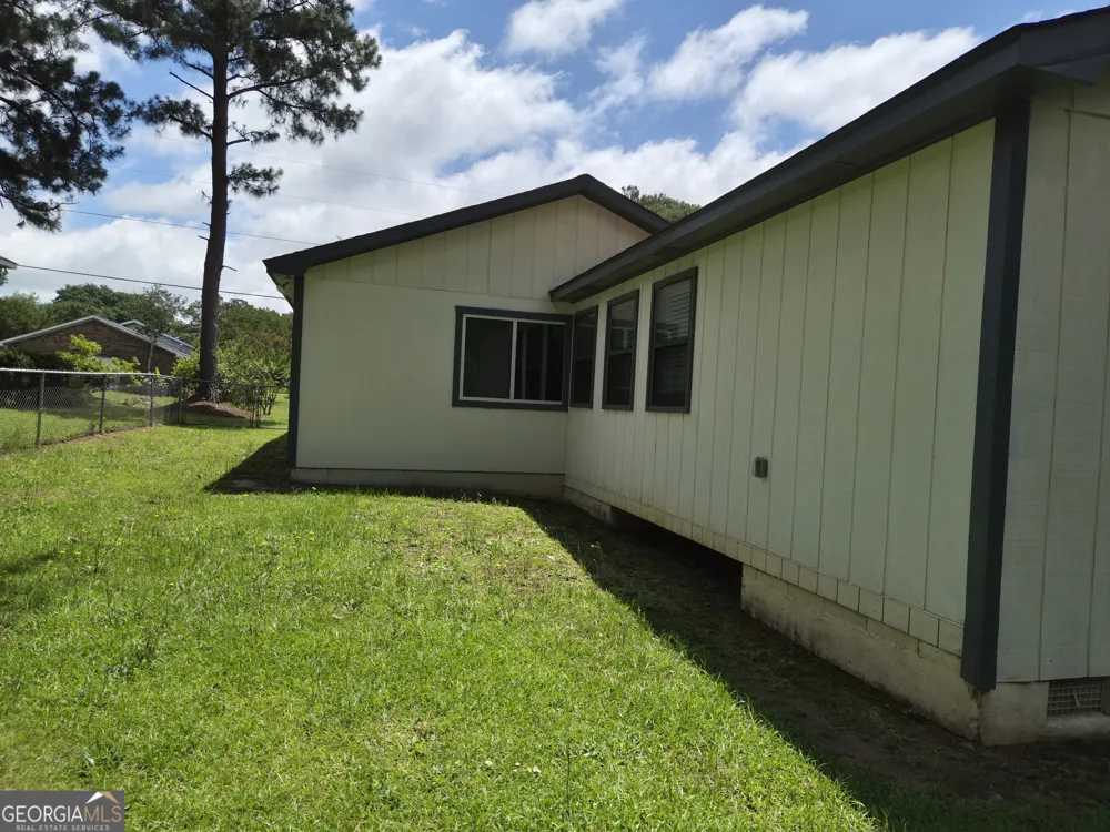 221 Gilchrist DR Warner Robins, GA 31093