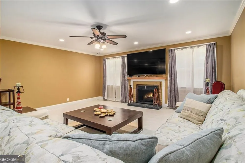 112 Hillcrest RD West Point, GA 31833