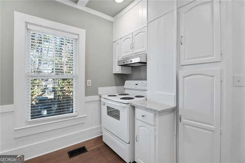 523 North AVE Hapeville, GA 30354