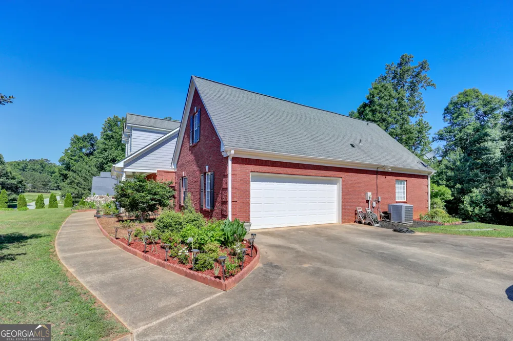 95 Blue Grass WAY Oxford, GA 30054