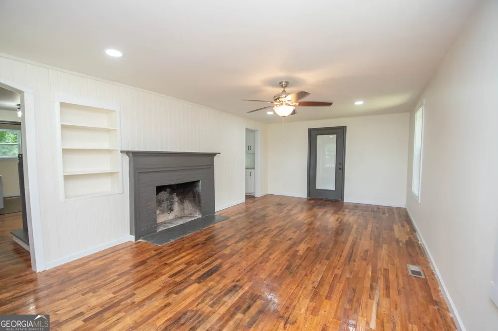250 Lagrange ST Grantville, GA 30220