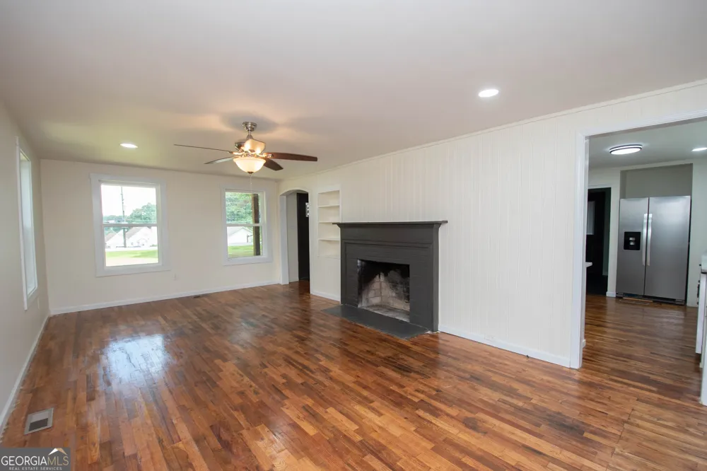 250 Lagrange ST Grantville, GA 30220
