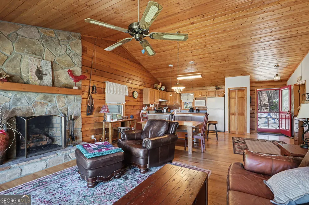 437 Highpoint DR Scaly Mountain, NC 28775
