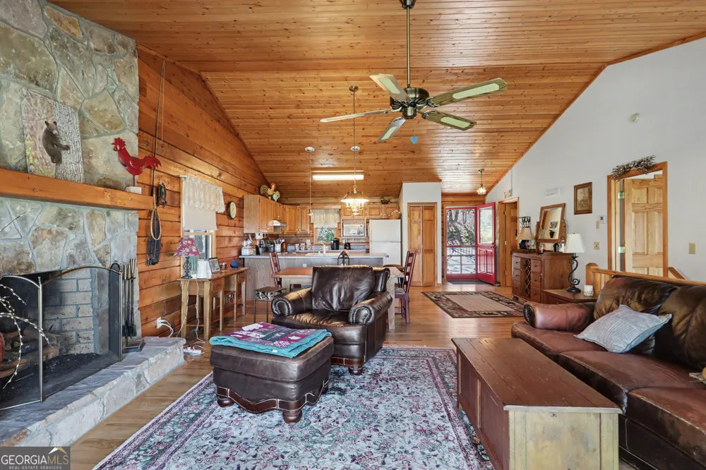 437 Highpoint DR Scaly Mountain, NC 28775