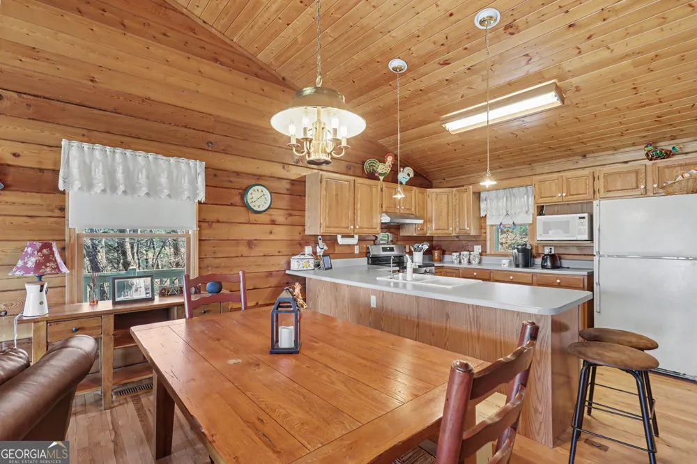 437 Highpoint DR Scaly Mountain, NC 28775