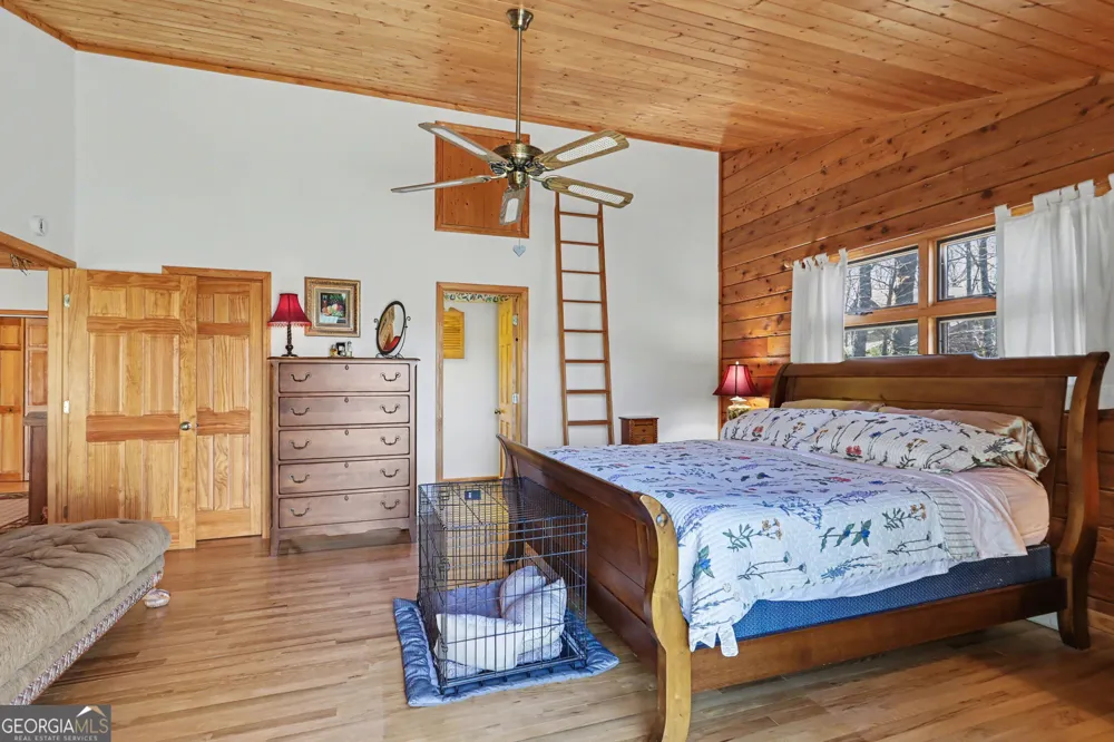 437 Highpoint DR Scaly Mountain, NC 28775